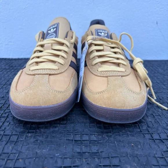 adidas Originals Gazelle Sneakers in Tan and Brown - Picture 2 of 12